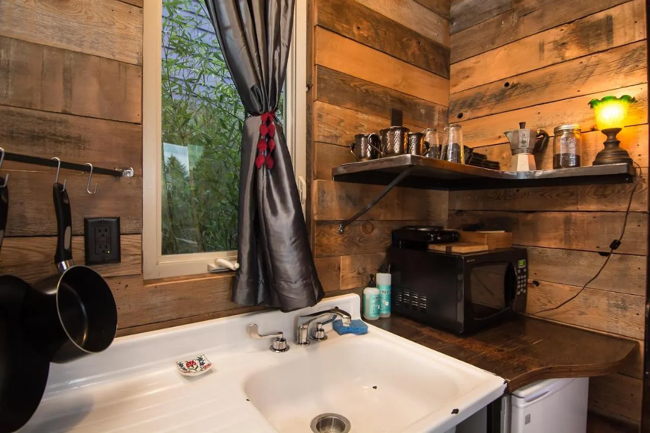 Caravan- The Tiny House Hotel Portland 3*,