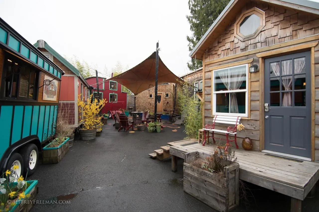 Caravan- The Tiny House Hotel location